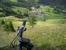 huch das geht steil Berg ab 
